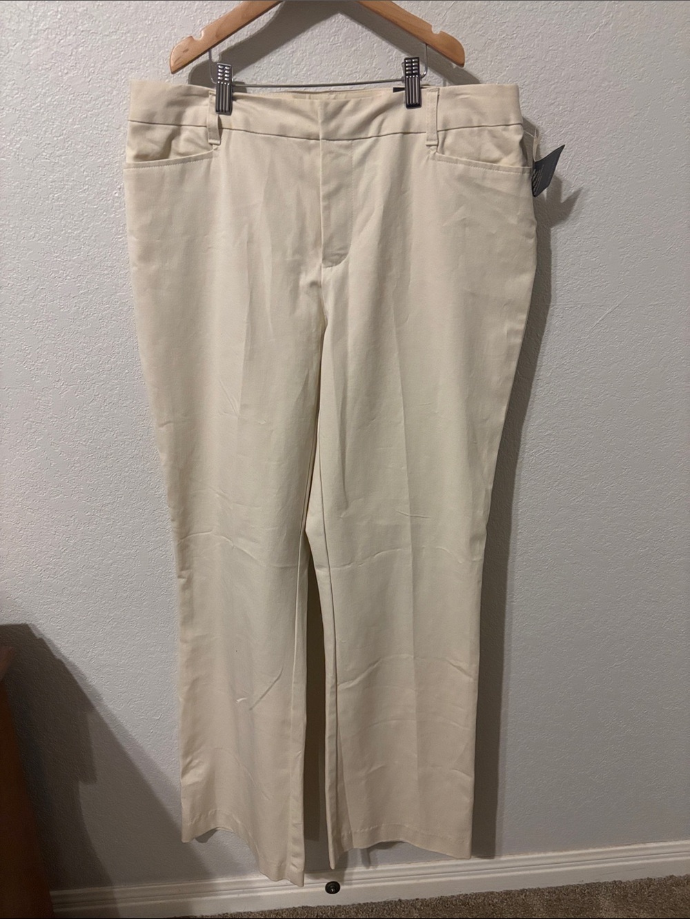 NWT St. John’s Bay Ladies Cream Trousers